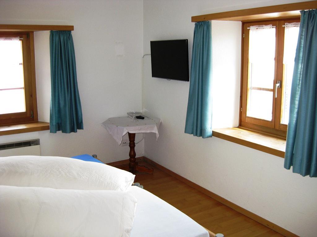 Hotel Pensiun Garni Plaz Scuol Zimmer foto